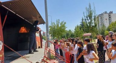 Gençler, yangın konusunda bilgilendirildi
