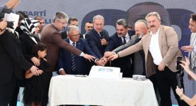 Kayseri Teşkilatı AK Parti'nin 23. kuruluş yıl dönümünü kutladı