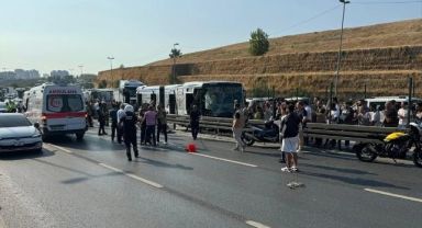 Küçükçekmece'de metrobüsler çarpıştı! Ölü ve yaralılar var...