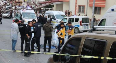 Tabancayla öldürdüğü eniştesini arabayla ezen sanığın yargılanması başladı