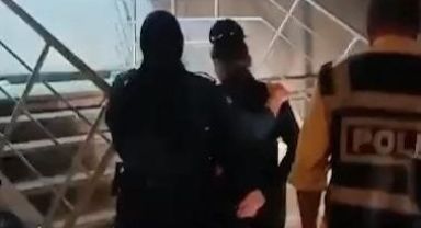 2 farklı suçtan 20 yıl kesinleşmiş hapsi bulunan kadın yakalandı