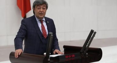 Ataş, partisinden istifa etti