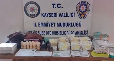 Hırsızın kargo aracını çalma anı kamerada