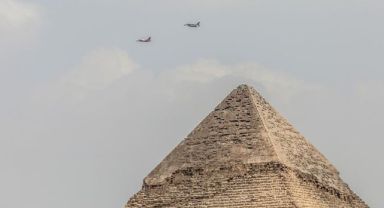 HÜRJET, Mısır piramitleri üzerinde gösteri uçuşu yaptı