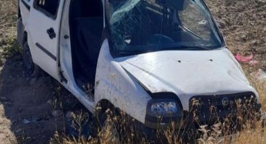 Kayseri’de hafif ticari araç şarampole devrildi: 1 ölü, 1’i ağır 2 yaralı