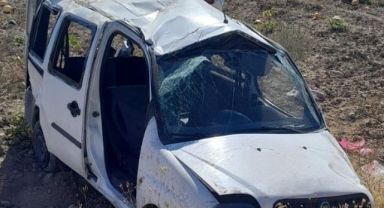 Kayseri’de hafif ticari araç şarampole devrildi: 1 ölü, 1’i ağır 2 yaralı