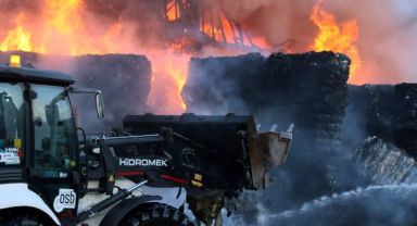 Kayseri'deki fabrika yangınına 93 itfaiye eri müdahale ediyor