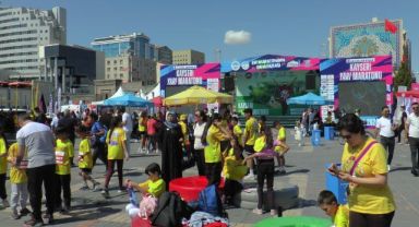  Kayseri Yarı Maratonu’nda bebekler de yarıştı