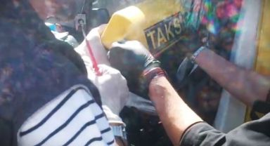 Taksi tepe lambası içine gizlenmiş uyuşturucu bulundu