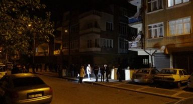 4 emniyet personelini bıçakla yaralayan şahsı etkisiz hale getiren polislerin duruşması başladı