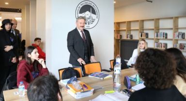 Akıl Küpü Kütüphaneleri gençlerin gözdesi oldu