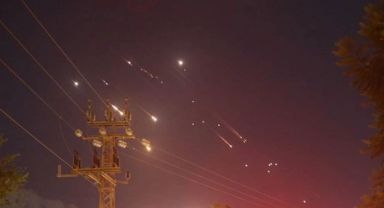 İsrail, İran'daki askeri hedefleri vurduğunu duyurdu