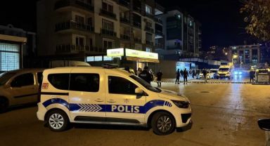 İzmir'de silahlı kavga! Polis memuru vurularak hayatını kaybetti
