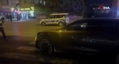 Karşıya geçmek isterken otomobilin çarptığı çocuk ağır yaralandı