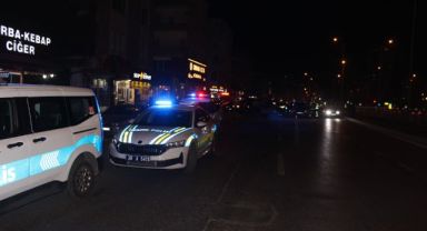 Kayseri'de 3 araca çarpan lüks otomobil alev aldı: 4 yaralı