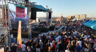 Kayseri'de yüzbinler Millet Bahçesi'ne akın etti