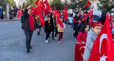 Öğrencilerden anlamlı yürüyüş