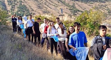 Öğrencilerden Doğa Yürüyüşü ve Çevre Temizliği etkinliği