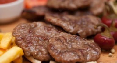 Ortalık yıkılıyor - İşte vatandaşa domuz eti yediren firmalar!