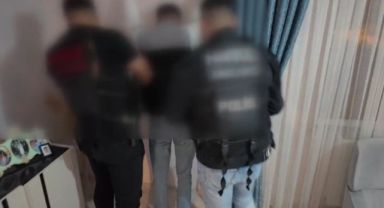 Uyuşturucu kullanan oğlunu kendi elleriyle polise teslim etti