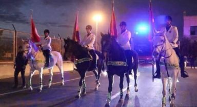  A Milli Futbol Takımı Kayseri’de atlı polislerle karşılandı