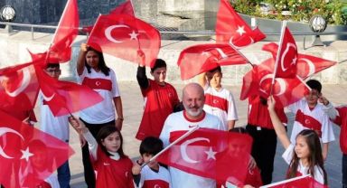 Başkan Çolakbayrakdar'dan milli maça özel klip