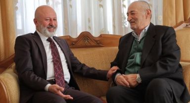 Başkan Çolakbayrakdar, ilkokul öğretmeniyle buluştu