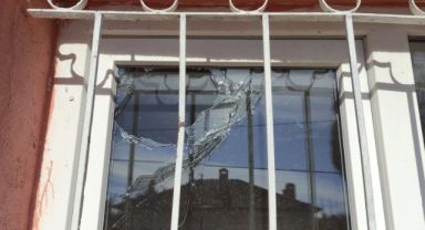 Bünyan'da yaşlı kadının evinin taşlandığı iddiası