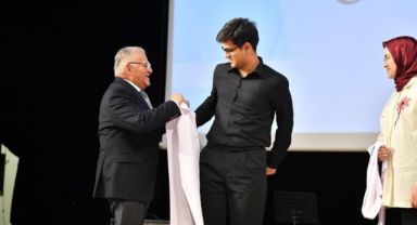 Doktor adayları beyaz önlüklerini giydi