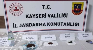 Jandarma'dan uyuşturucu operasyonu: 3 Gözaltı
