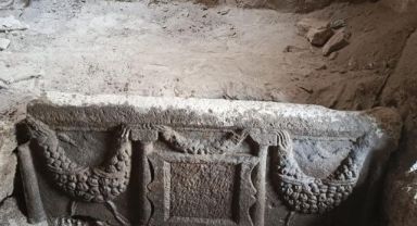  Kayseri'de lahit mezar ve Aramice yazılmış el yazması kitaplar ele geçirildi