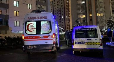 Komşuların kavgası kanlı bitti: 2 yaralı