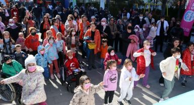 Lösemili çocuklar şenlik ile moral buldu