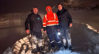 Mahsur kalan vatandaşı ekipler hastaneye yetiştirdi