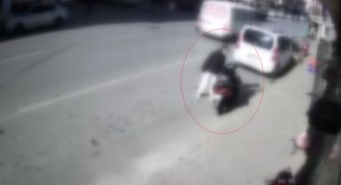 Park halindeki motosikletten cep telefonu çaldılar