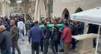 Bıçaklanarak öldürülen şahıs toprağa verildi