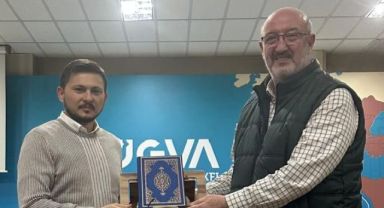 Cihannüma Kitap Tahlil Programında Prof. Dr. Osman ÖZTÜRK'ün ''Genç Adam'' eseri tahlil edildi.