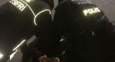 Durdurulan araçtan 1 kilo uyuşturucu çıktı