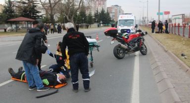 Motosikletin çarptığı yayayı hayata döndürmek için seferber oldular