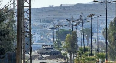 Şam'a 25 kilometre yaklaşan İsrail tankları görüntülendi