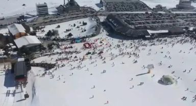 Yerli ve yabancı turistler Erciyes'e akın ediyor