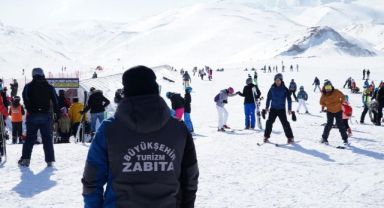 Büyükşehir zabıtası huzur ve esenlik için 7/24 görevde