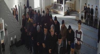 Camiye torpilli saldırı: Namazdaki cemaat büyük korku yaşadı
