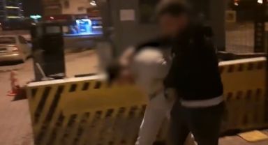Çaydanlıkla adam döven genç intihar etti