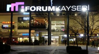 Forum Kayseri'de 2 polis ve 1 güvenliği yaralayan suç makineleri yakalandı
