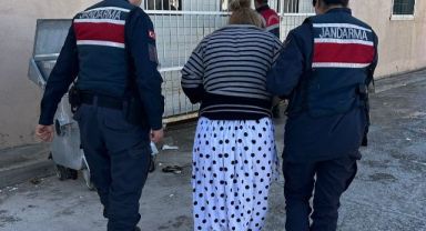 Jandarmayı görünce kaçmak için balkondan atlayan firari hükümlü yaralandı