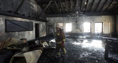 Kartalkaya'daki otel görevlisi anlattı: Düzgün bir yangın merdiveni yok yangın alarmları çalışmıyor