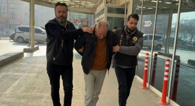 Konya'da çöken 4 katlı binayı yapan müteahhit tutuklandı