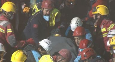 Konya'da çöken binadan acı haber: 1 kişinin cansız bedenine ulaşıldı