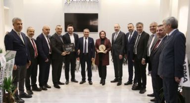 KTO ve KAYSO yönetimi, İstanbul Mobilya Fuarı’nda Kayseri firmalarını yalnız bırakmadı